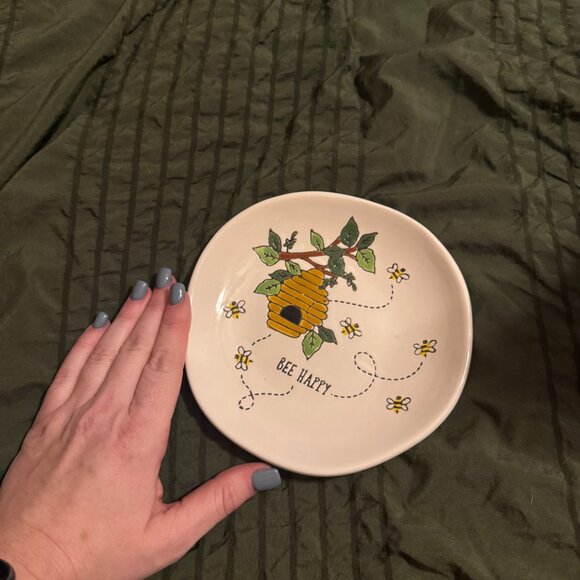 TAG Bee Happy 7inch Ceramic Beehive Bread Plate - Picture 3 of 4